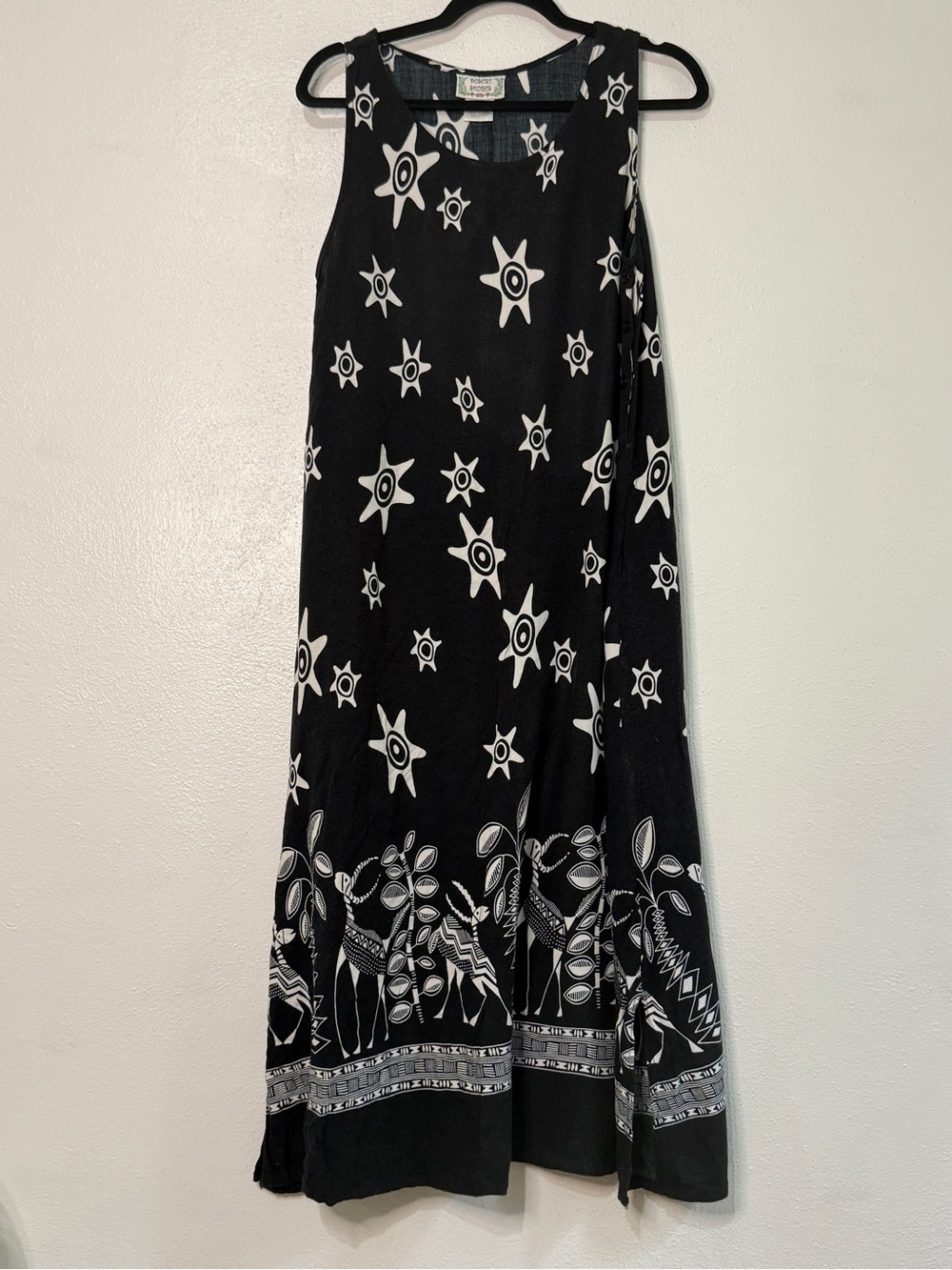 Desert Shores Black & White Star Print Sleeveless Maxi Dress. Sz L.
